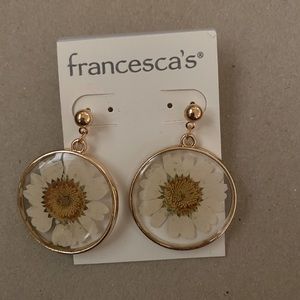 Francesca’s flower earrings NWT